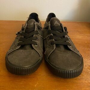 Blowfish Malibu Black Canvas Comfort Sneakers Women’s Size 9 Lace Up Zipper Logo